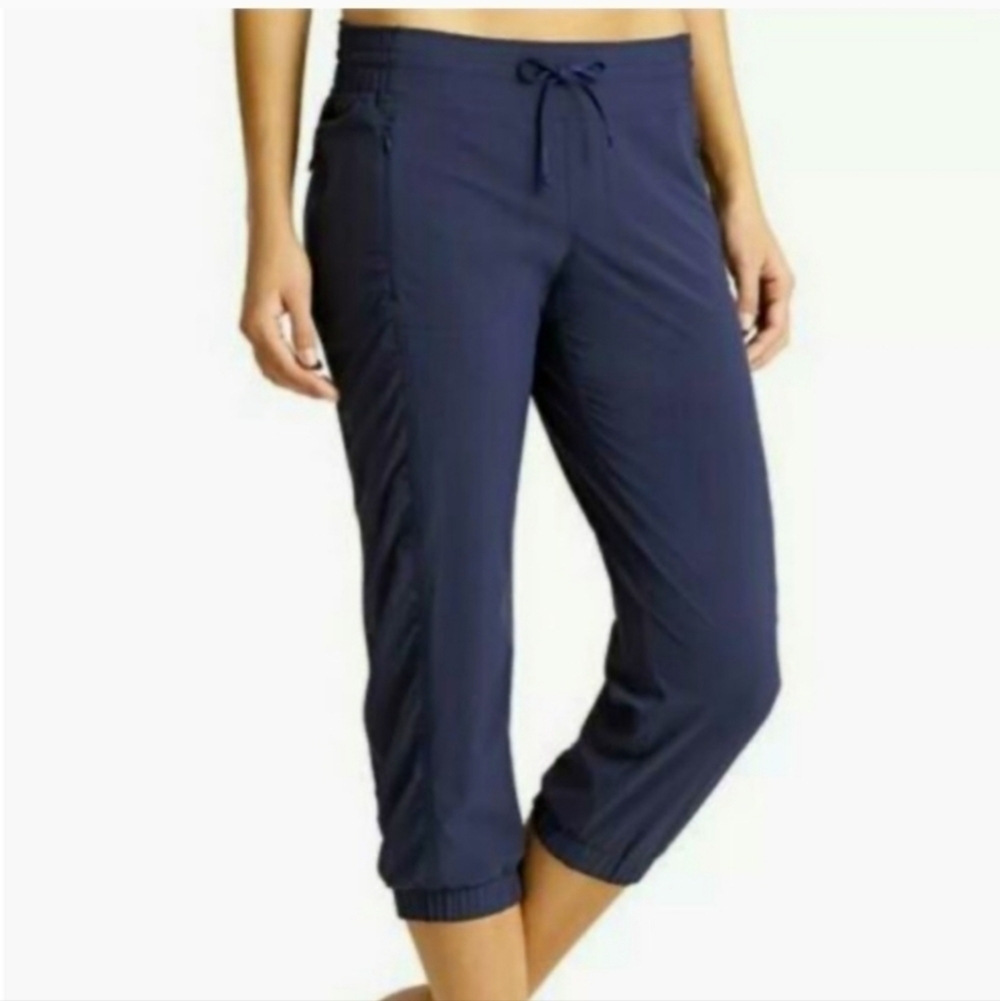 Athleta La Viva Capris Pants Ruched Leg Cropped Pant Active Fit Size 2